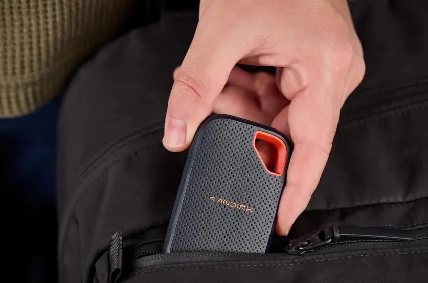 External SSD|SANDISK|Read speed 2000 MB/s|1000 GB|SanDisk Extreme Portable SSD (V3) 1 TB (SDSSDE70-1T00-G25)|SDSSDE70-1T00-G25