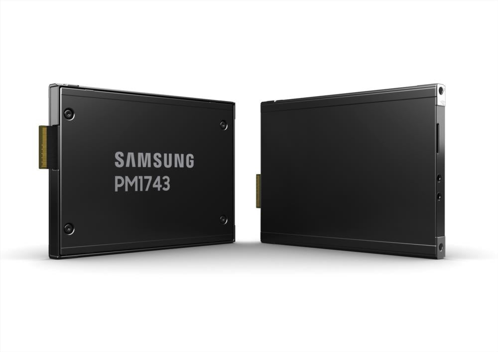 SSD|SAMSUNG|SSD series PM1743|7.68TB|PCIe Gen5|NVMe|NAND flash technology TLC|Write speed 6000 MBytes/sec|Read speed 7500 MBytes/sec|Form Factor 2,5"|MTBF 25000000 hours|MZWLO7T6HBLA-00A07
