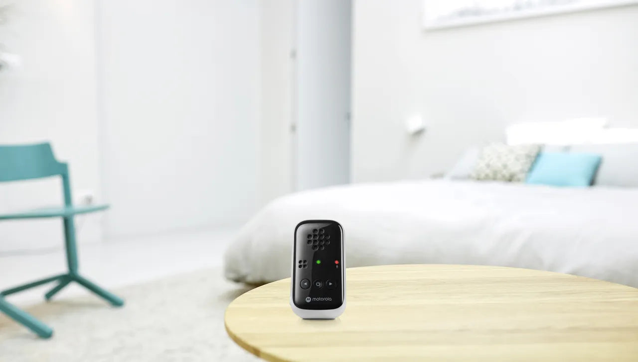 Motorola | Audio Baby Monitor | PIP10 | DECT Wireless Technology; High sensitivity microphone and crystal clear sound; Low Battery Alert; Mute/sound detection alert; Portable parent unit | White