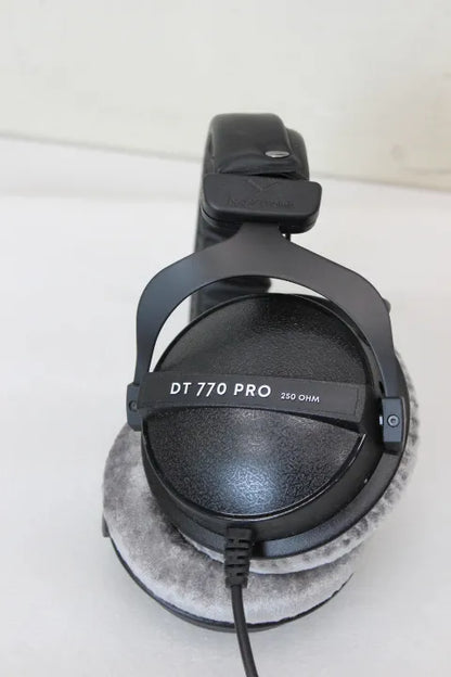 SALE OUT. Beyerdynamic DT 770 PRO 250 ohms Studio headphones - 459046 | Beyerdynamic | Studio headphones | DT 770 PRO | 3.5 mm | Headband/On-Ear | Black | DAMAGED PACKAGING, DENTED ITEM'S FRAME | Warranty 23 month(s)