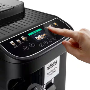 Delonghi Coffee maker | Magnifica Evo | Pump pressure 15 bar | Built-in milk frother | Automatic | 1450 W | Black