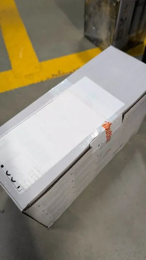APC EASY UPS BV 800VA, AVR, SCHUKO OUTLET, 230V BOX DAMAGE 2 YEAR WARRANTY